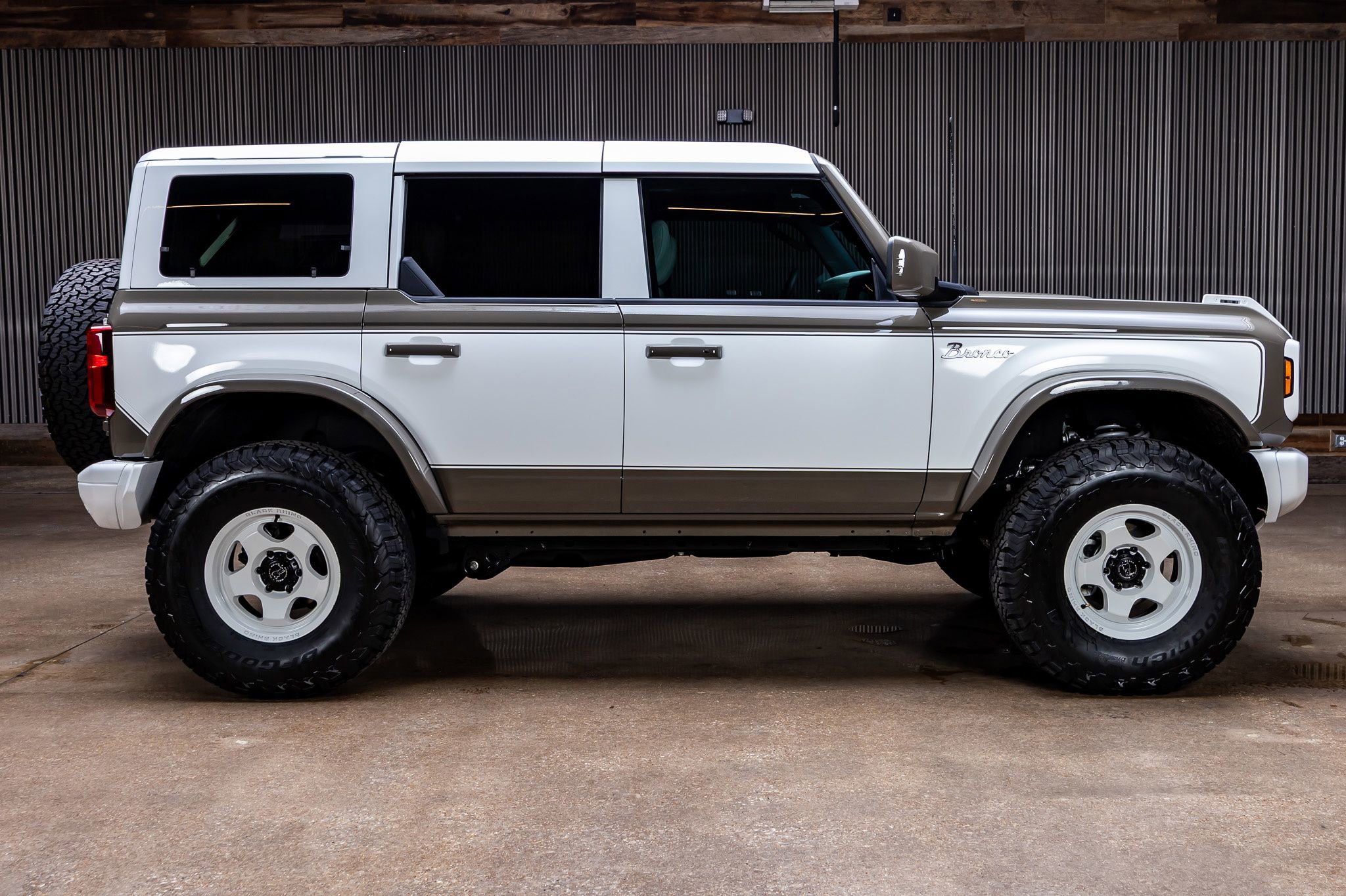 Used 2026 Ford Bronco Heritage Edition AWD/4WD image 11