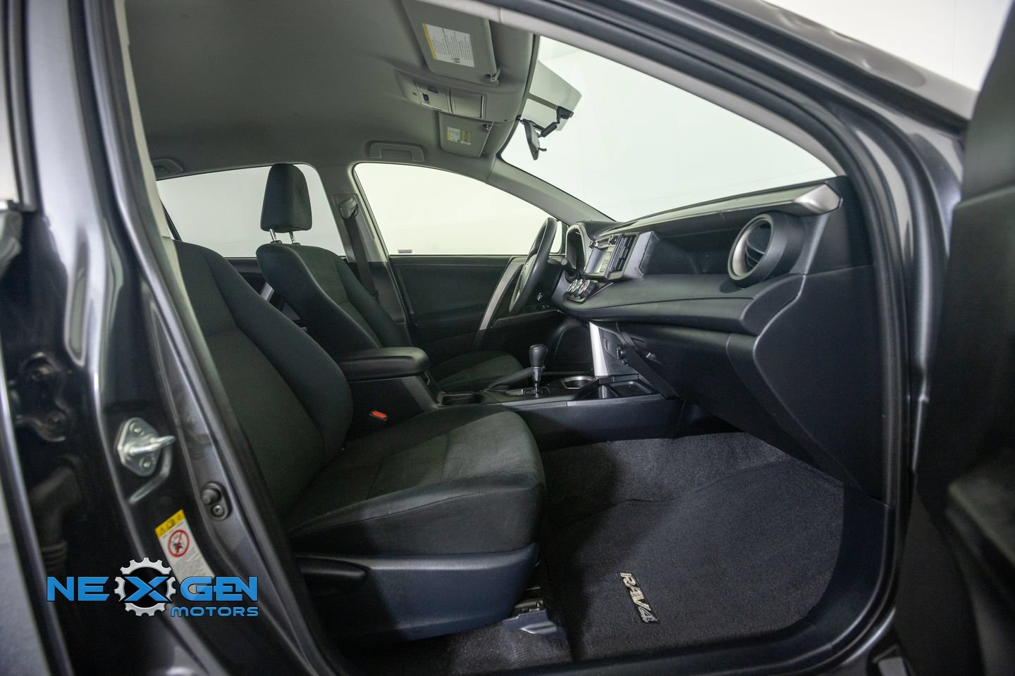 Used 2016 Toyota RAV4 LE FWD image 39