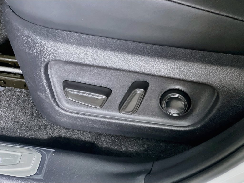 New 2026 Toyota RAV4 Limited AWD/4WD image 13