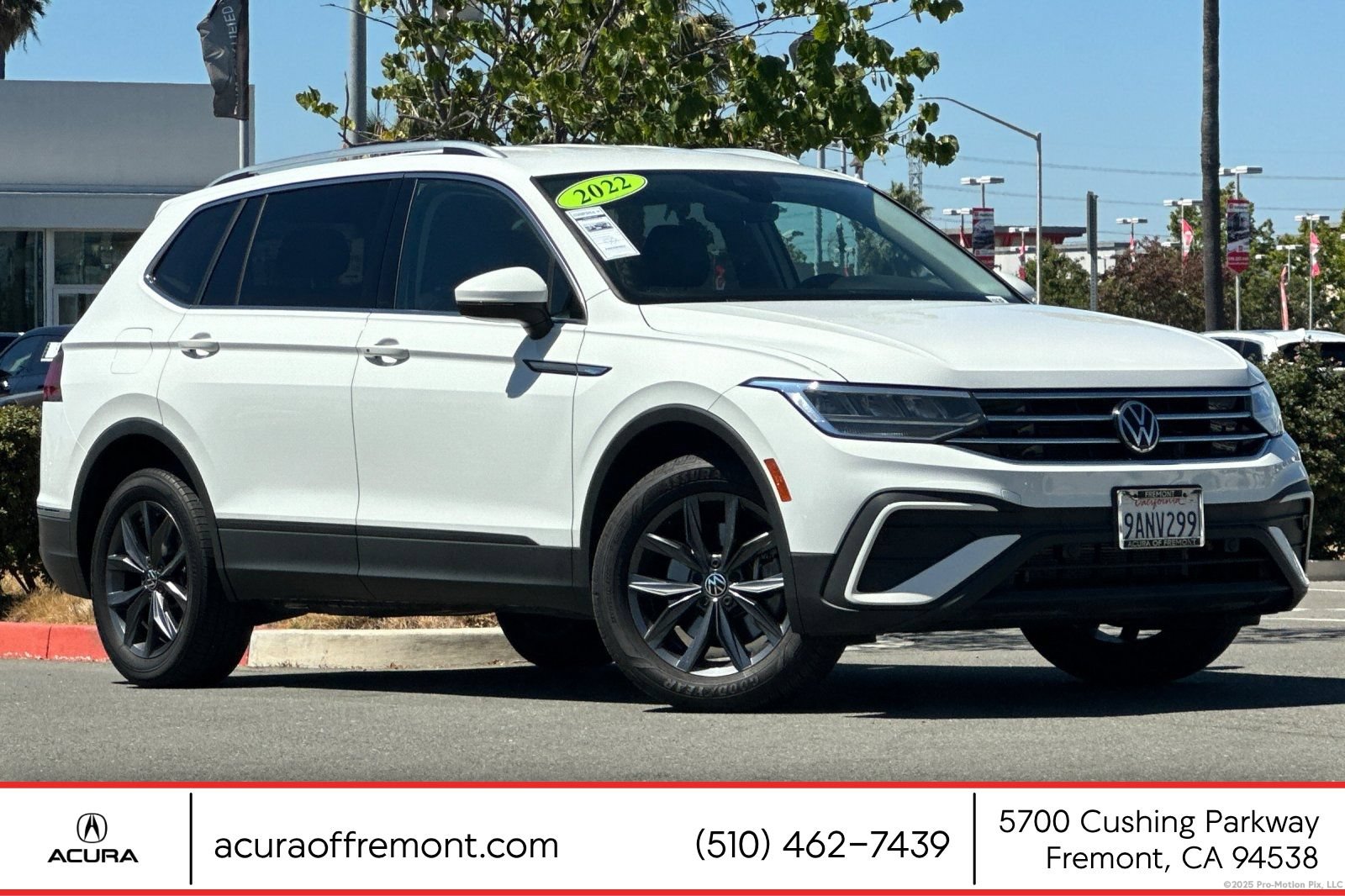 Used 2022 Volkswagen Tiguan SE FWD image 1