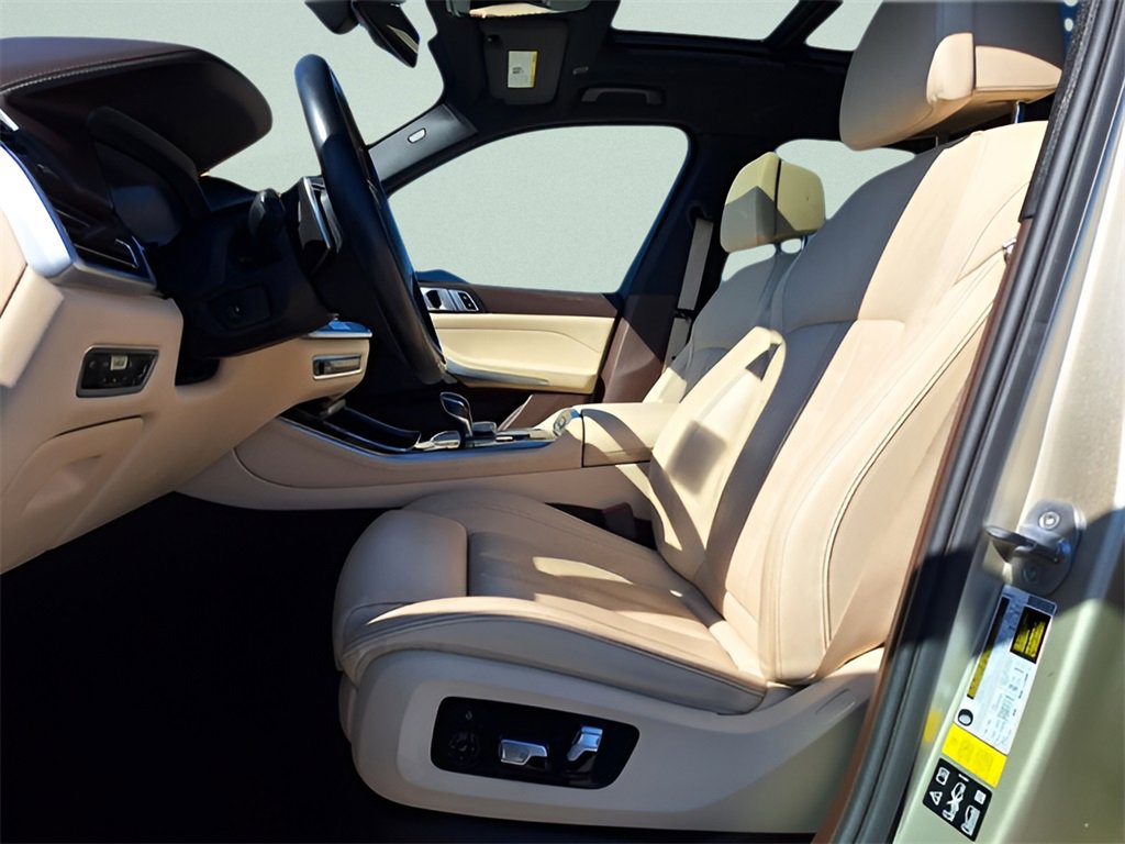 Used 2019 BMW X5 xDrive40i w/ Executive Package image 11