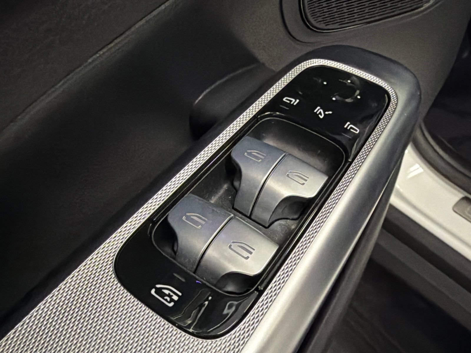 Certified 2025 Mercedes-Benz GLC 350e 4MATIC image 22