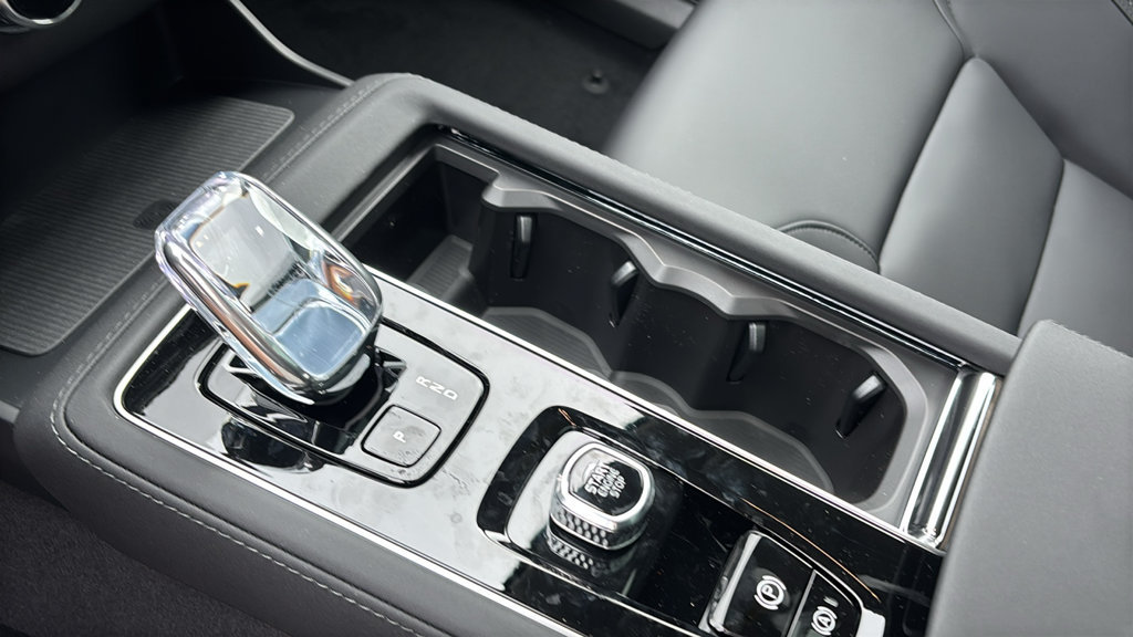 New 2027 Volvo XC90 T8 Plus AWD/4WD image 23