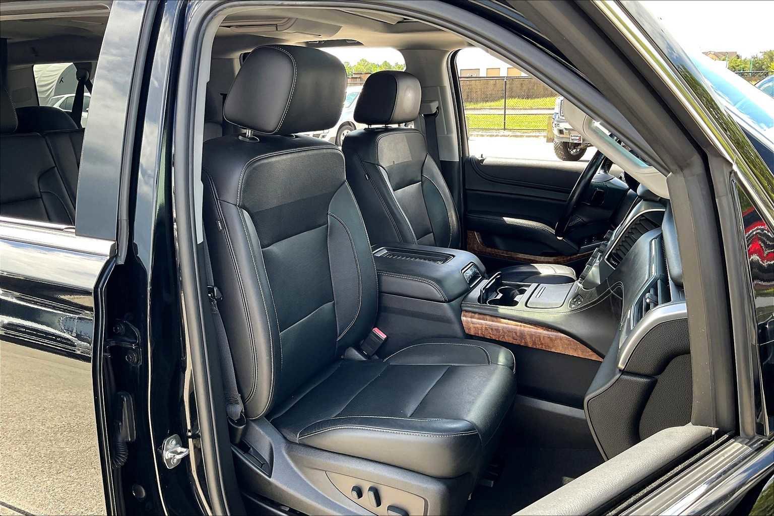 Used 2019 Chevrolet Suburban Premier image 8