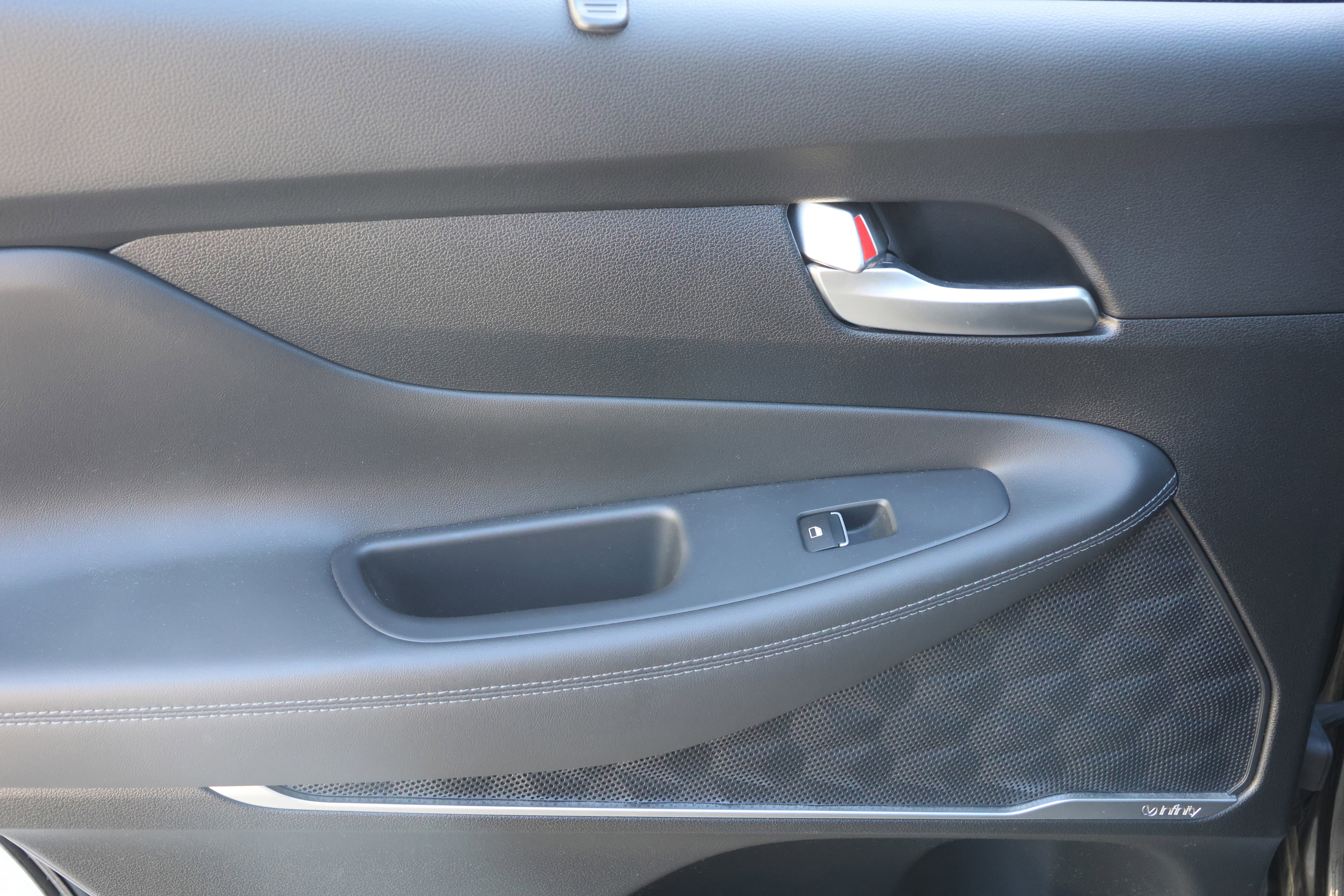 Used 2020 Hyundai Santa Fe SEL w/ Convenience + Premium Package image 34