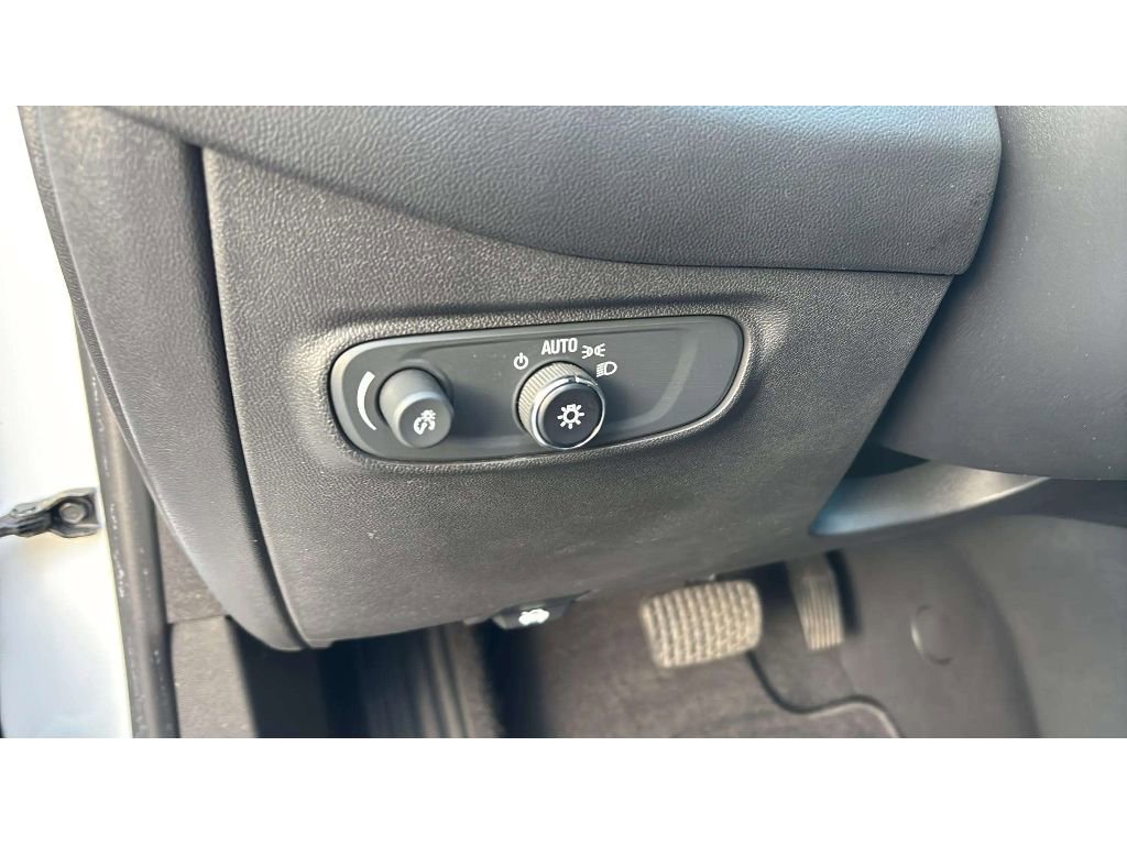 Used 2022 Chevrolet Equinox LT image 21