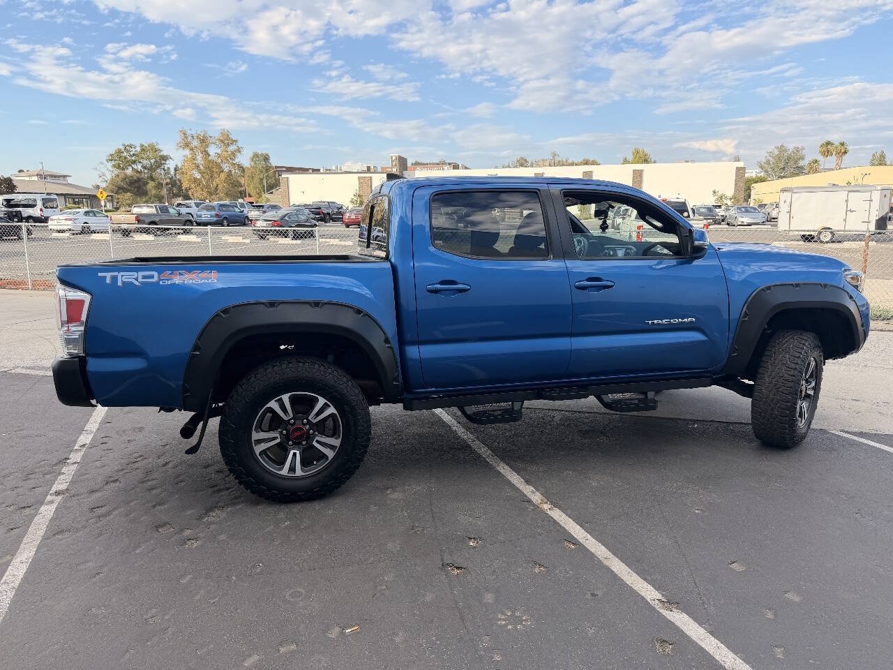 Used 2017 Toyota Tacoma TRD Off-Road AWD/4WD image 8