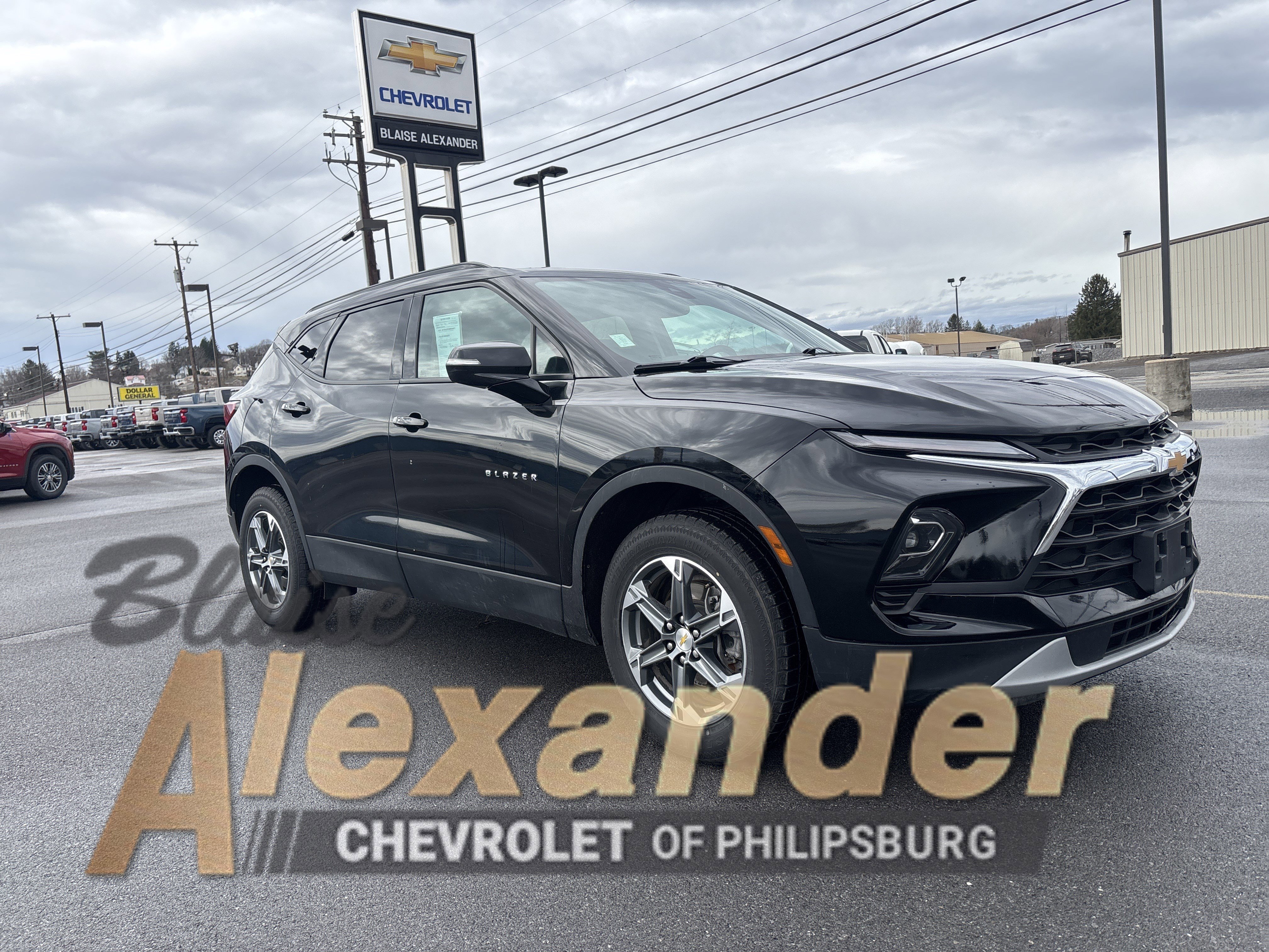 Used 2024 Chevrolet Blazer LT image 1