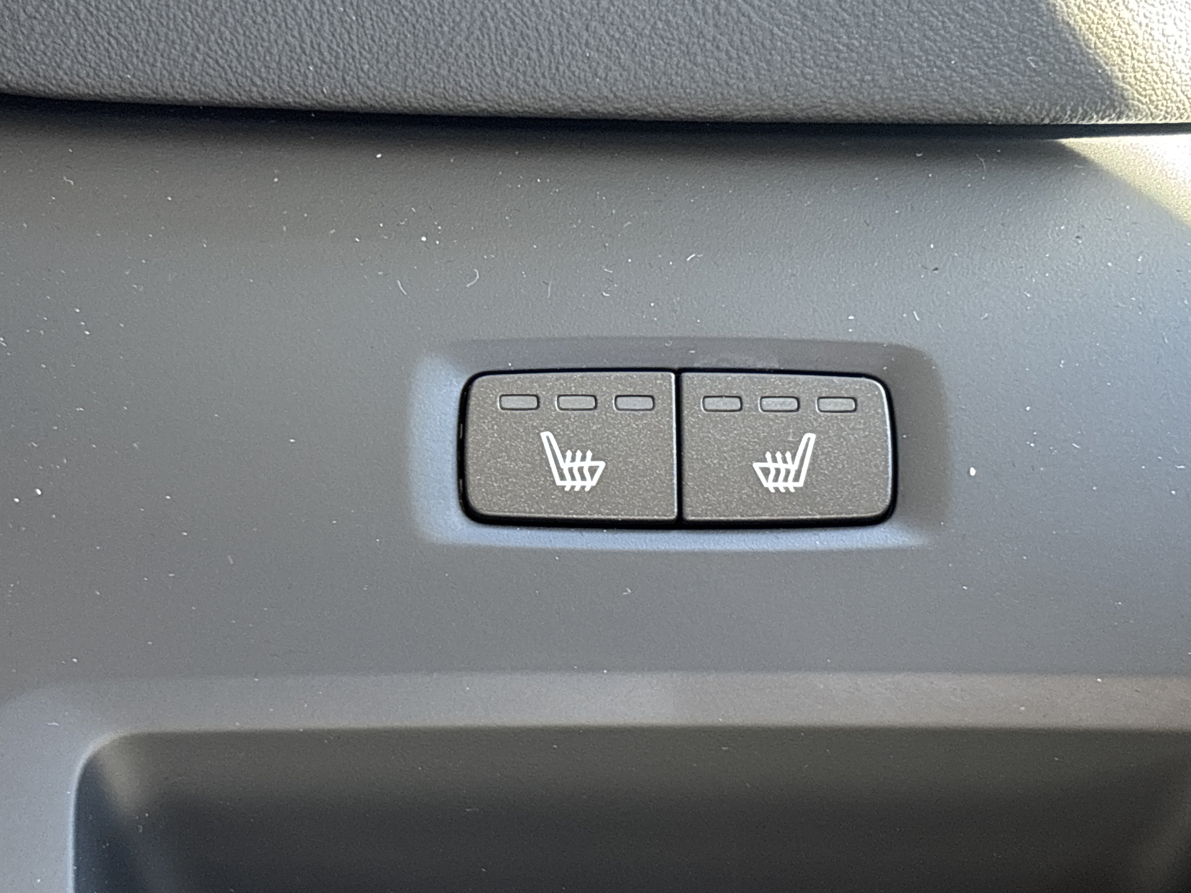 Used 2025 Volvo S60 B5 Core FWD image 15