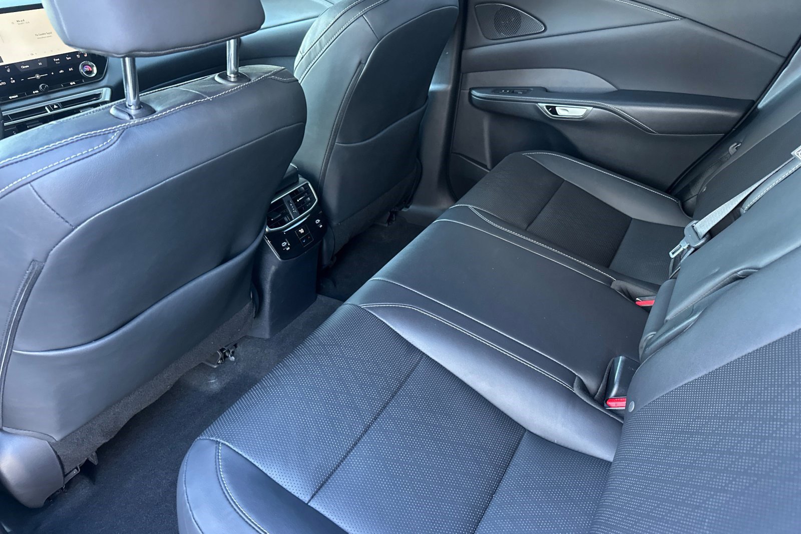 Used 2023 Lexus RX 350 Premium Plus w/ Cold Area Package image 15
