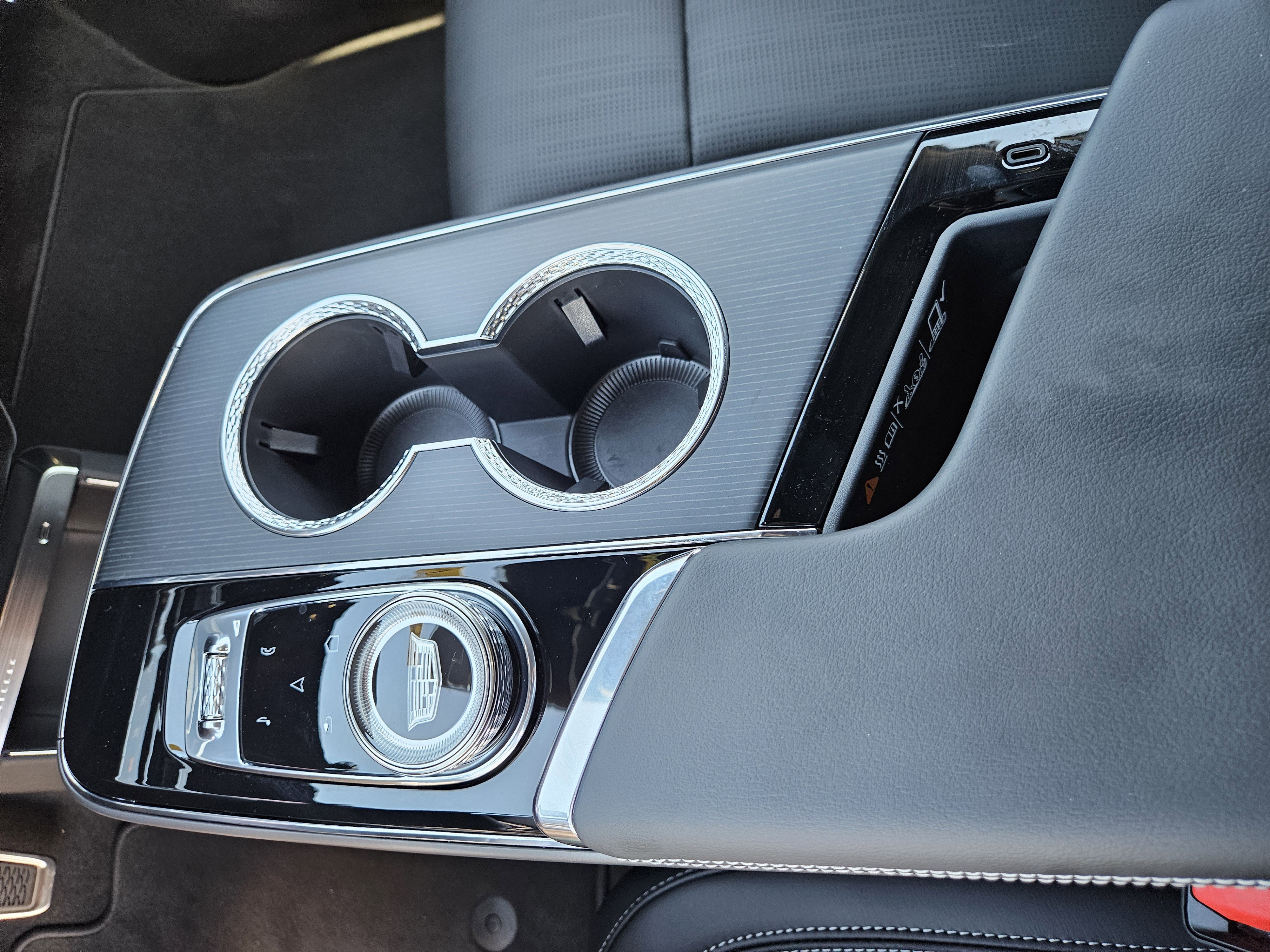 New 2026 Cadillac Lyriq V image 30