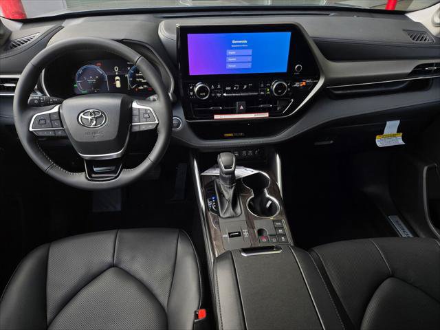 Certified 2026 Toyota Highlander Limited AWD/4WD image 14