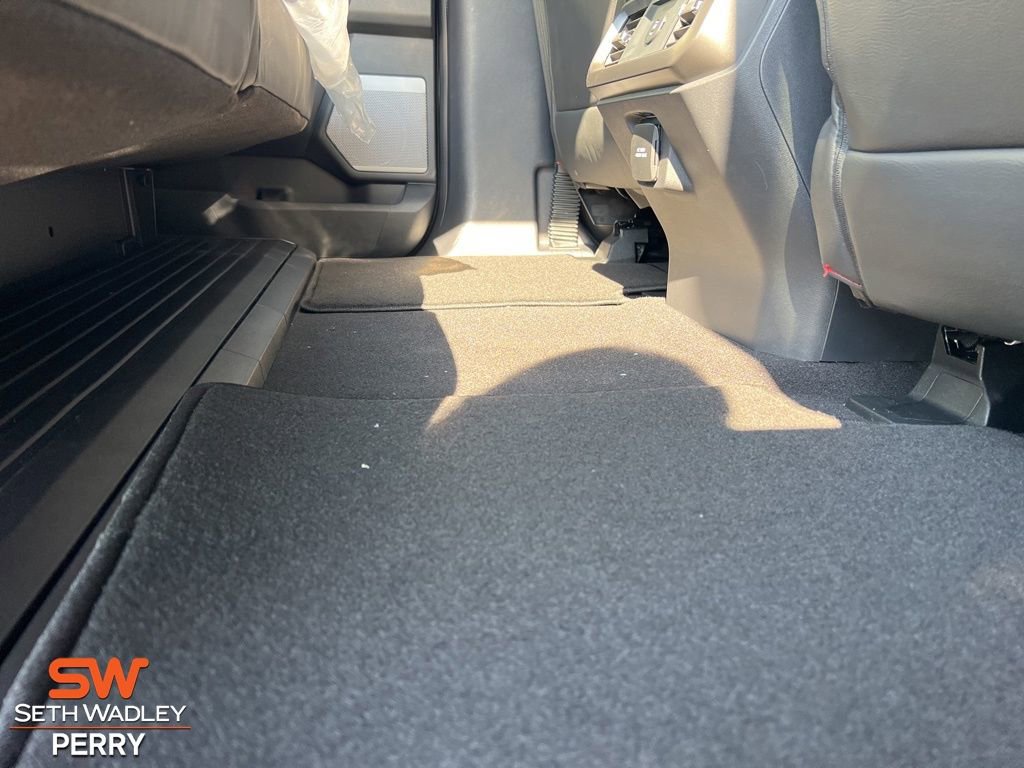 New 2025 Ford F150 Lariat w/ Equipment Group 501A Mid image 16