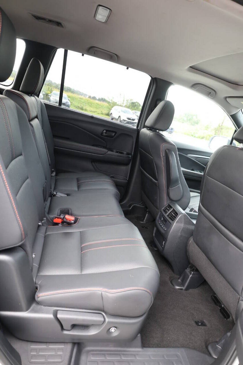 Used 2022 Honda Pilot TrailSport image 16