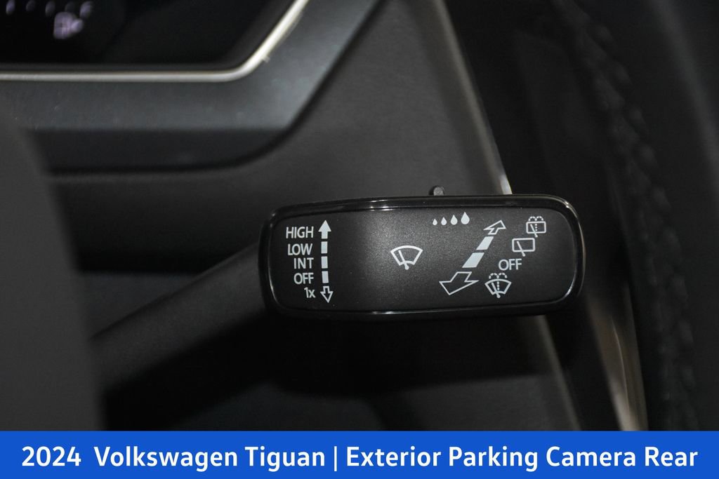 Used 2024 Volkswagen Tiguan SE R-Line image 12