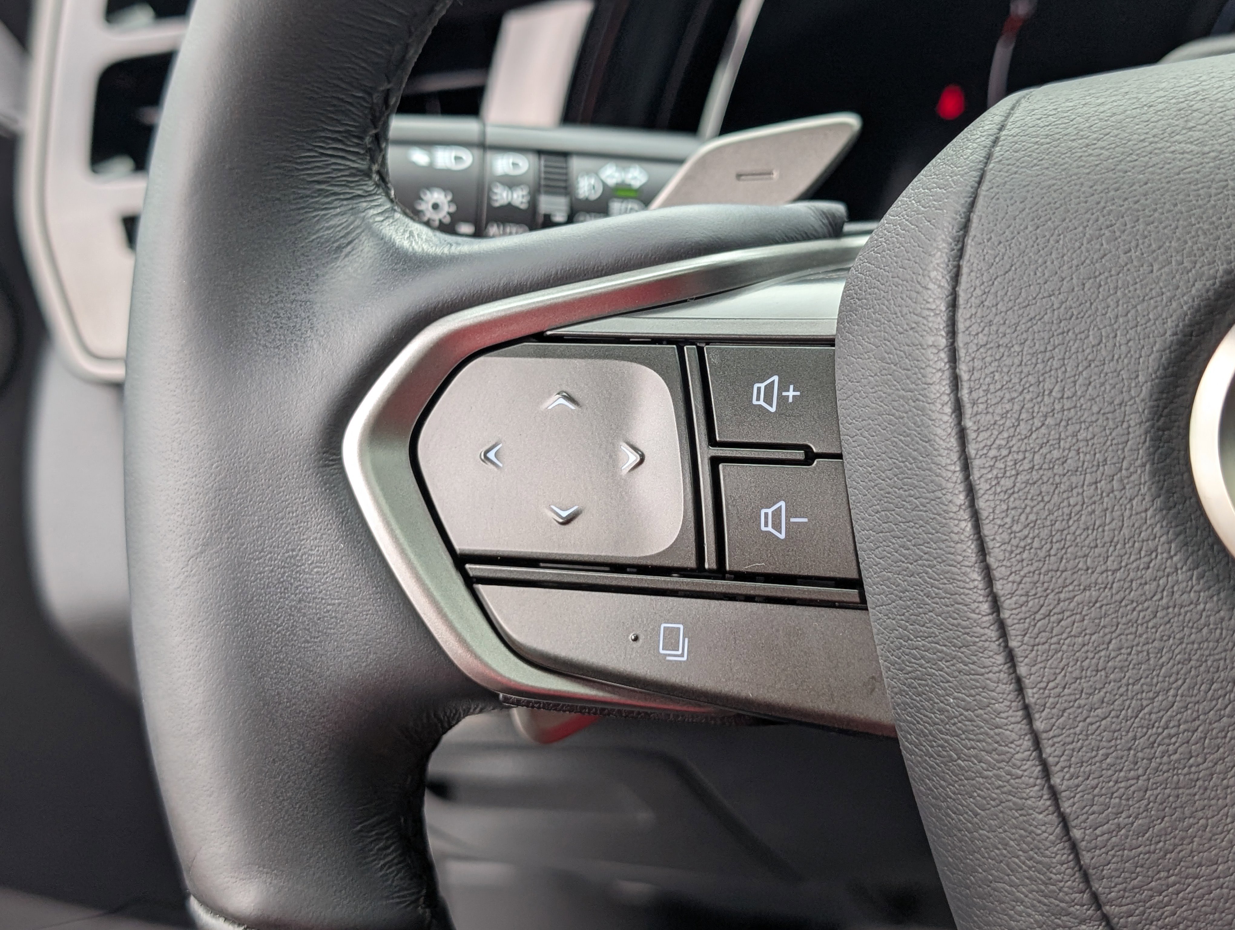 Certified 2023 Lexus RX 350 RX 350h Premium Plus w/ Accessory Package (2T) image 23