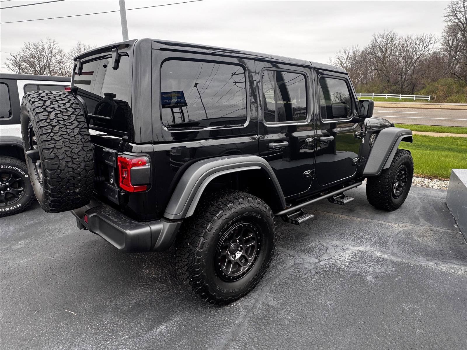 Used 2022 Jeep Wrangler Unlimited Sport AWD/4WD image 2