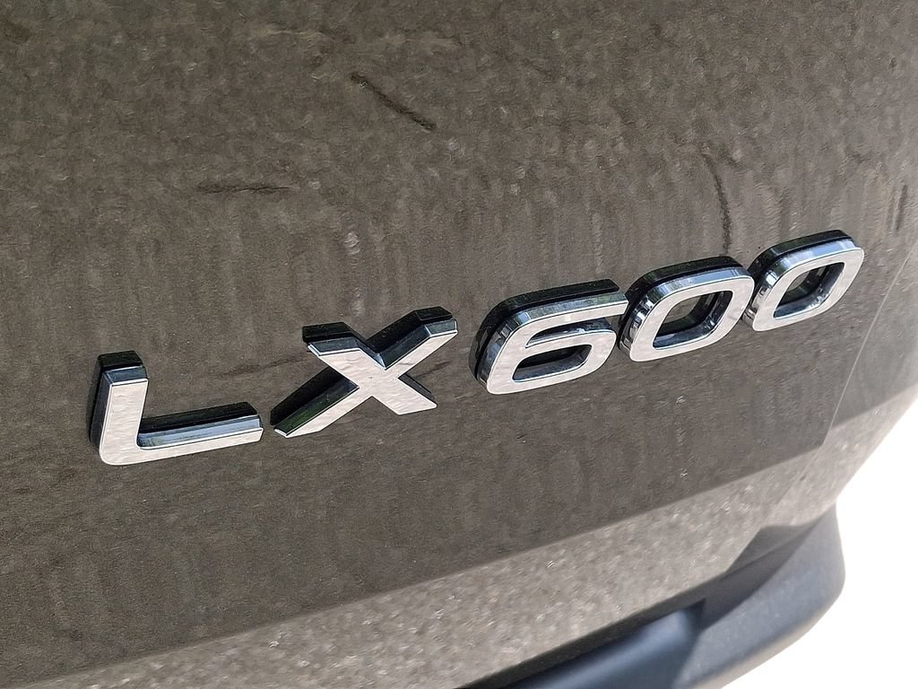 Used 2025 Lexus LX 600 4WD w/ Accessory Package (2T) image 30
