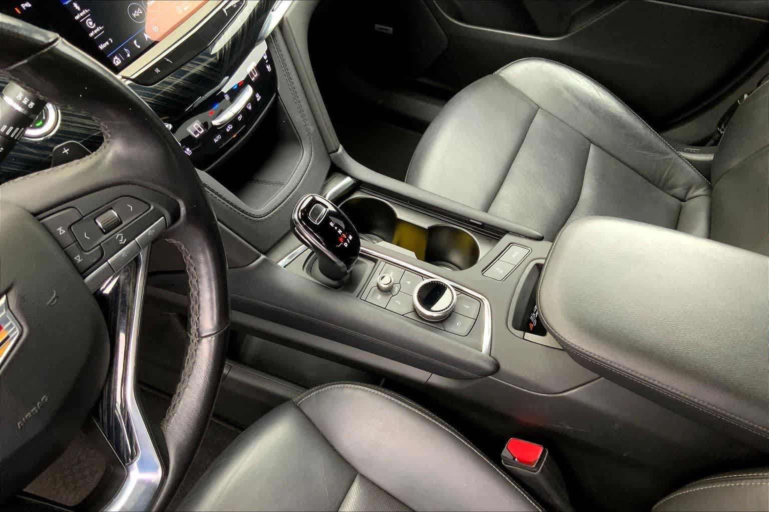 Used 2024 Cadillac XT6 Premium Luxury FWD image 16