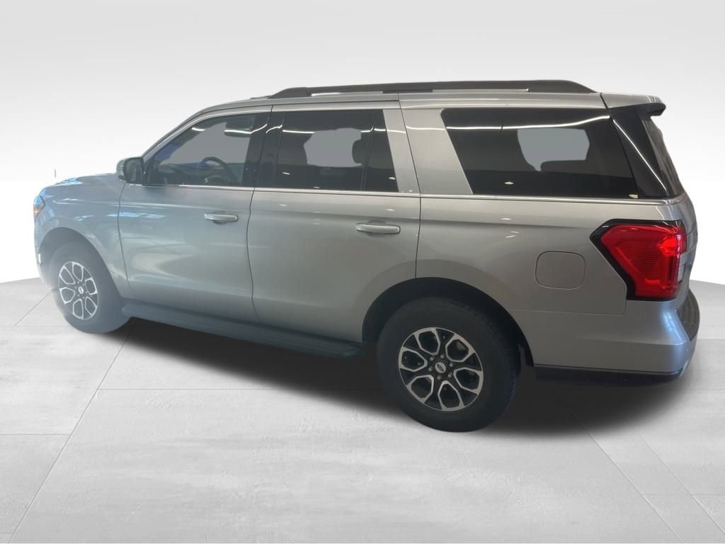 Used 2024 Ford Expedition XLT image 14