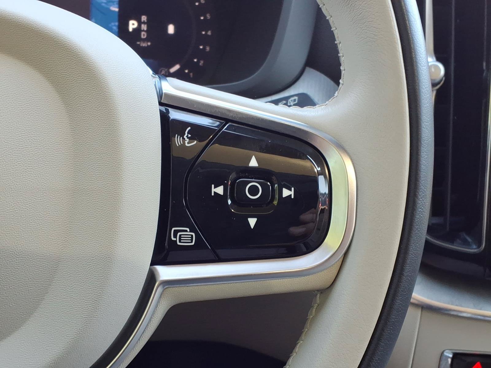 Certified 2024 Volvo XC60 B5 Plus AWD/4WD image 26