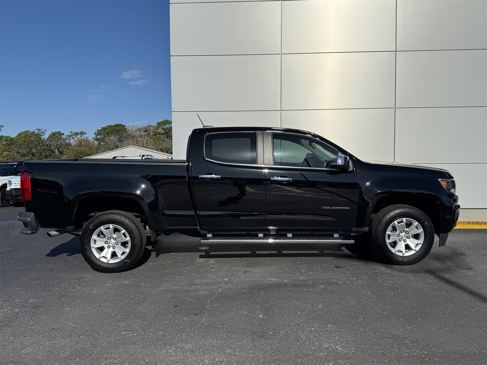 Used 2021 Chevrolet Colorado LT w/ Safety Package image 3