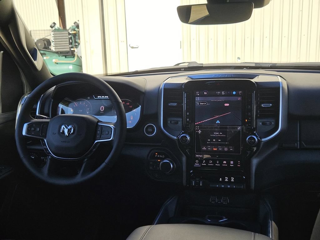 Used 2026 RAM 1500 4x4 Crew Cab image 22
