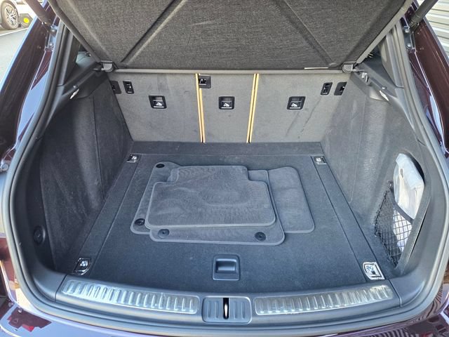 Used 2025 Porsche Macan AWD/4WD image 27