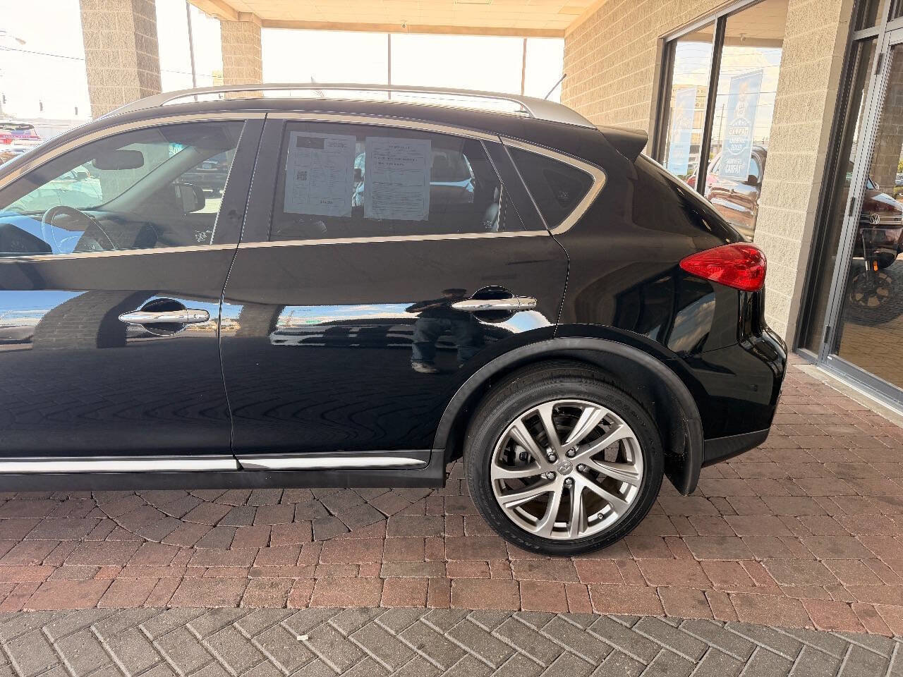 Used 2016 INFINITI QX50 2WD w/ Deluxe Touring Package image 9