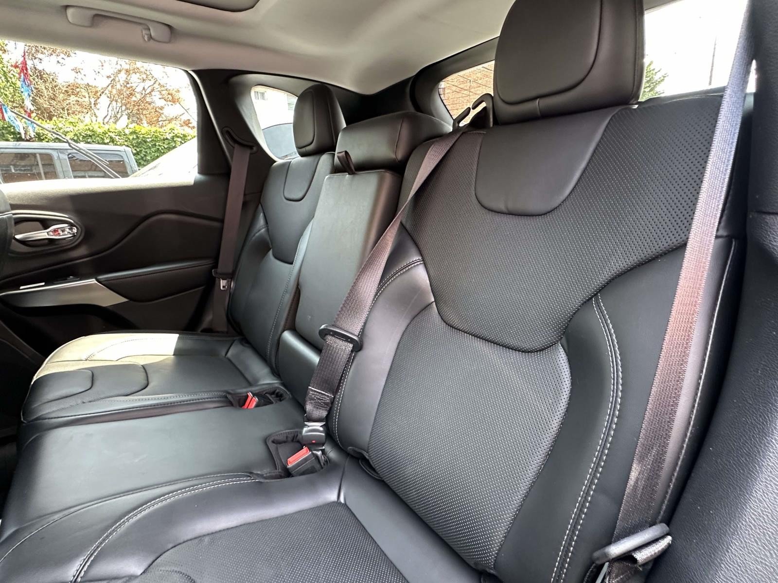 Certified 2020 Jeep Cherokee Limited AWD/4WD image 15