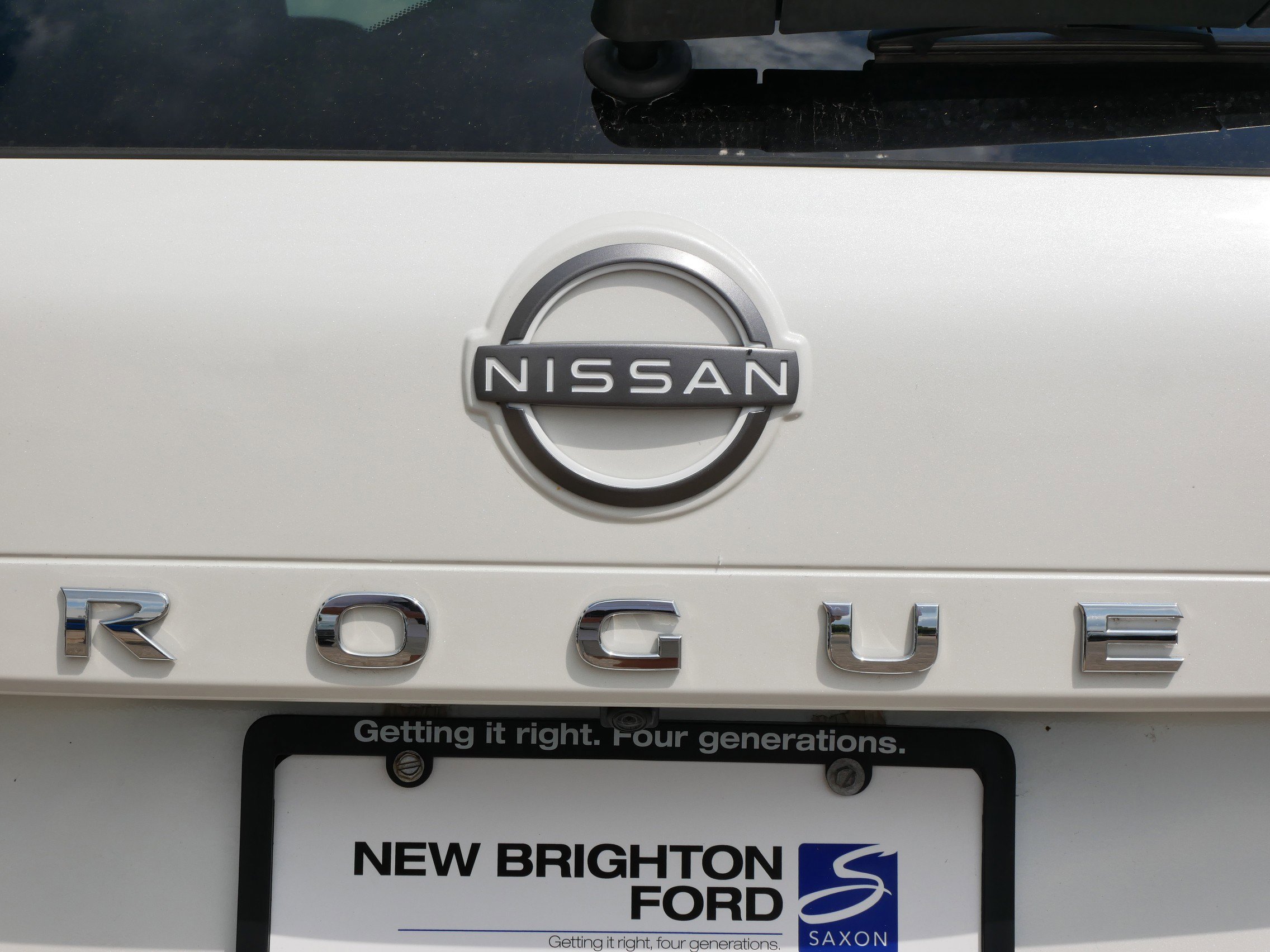 Used 2023 Nissan Rogue SV image 4