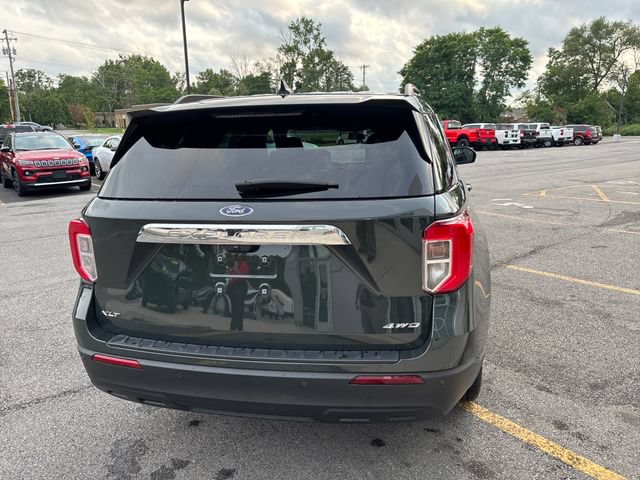 Used 2023 Ford Explorer XLT AWD/4WD image 4
