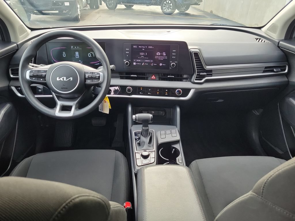 Used 2024 Kia Sportage LX FWD image 11