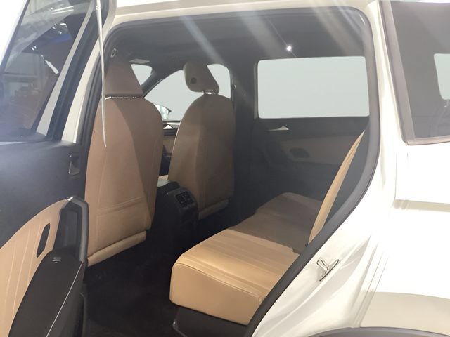 Certified 2024 Volkswagen Tiguan SE R-Line AWD/4WD image 13