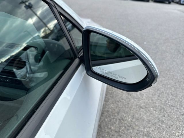 Used 2017 Volkswagen Golf S image 35