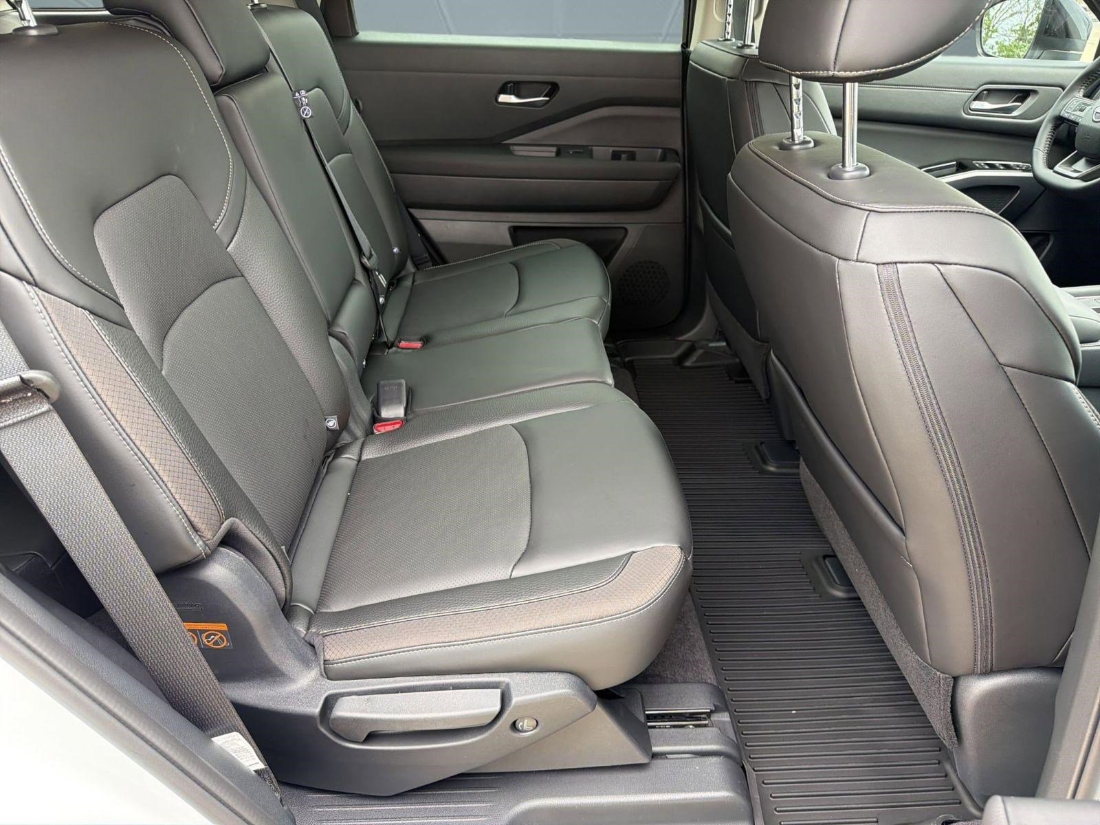 New 2026 Nissan Pathfinder SL image 28