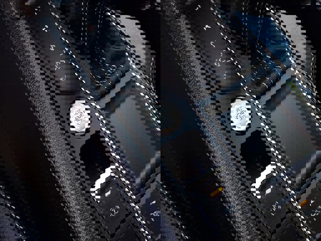 Used 2023 Volkswagen Atlas SE w/ Panoramic Sunroof Package image 16