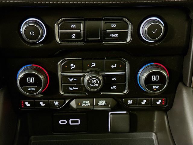 Used 2023 Chevrolet Suburban High Country AWD/4WD image 18