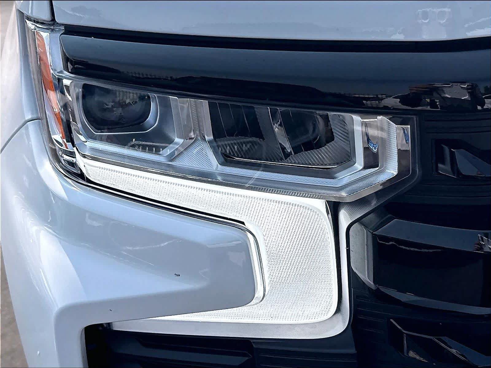 Used 2025 Chevrolet Silverado 1500 LT Trail Boss w/ Convenience Package II AWD/4WD image 31