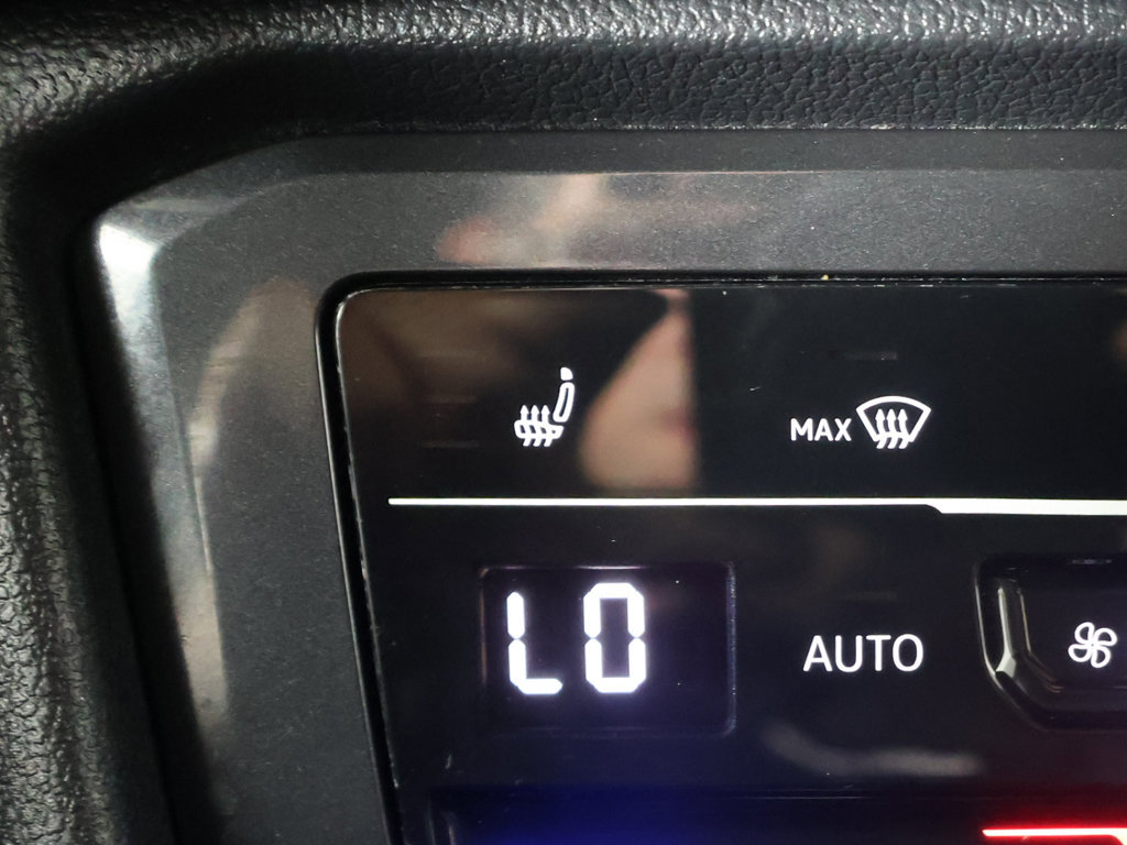 Used 2023 Volkswagen Tiguan SE AWD/4WD image 44