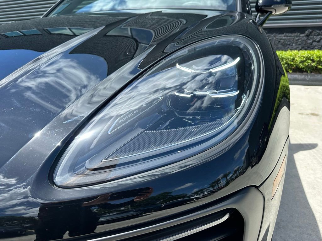 Certified 2023 Porsche Macan AWD/4WD image 13