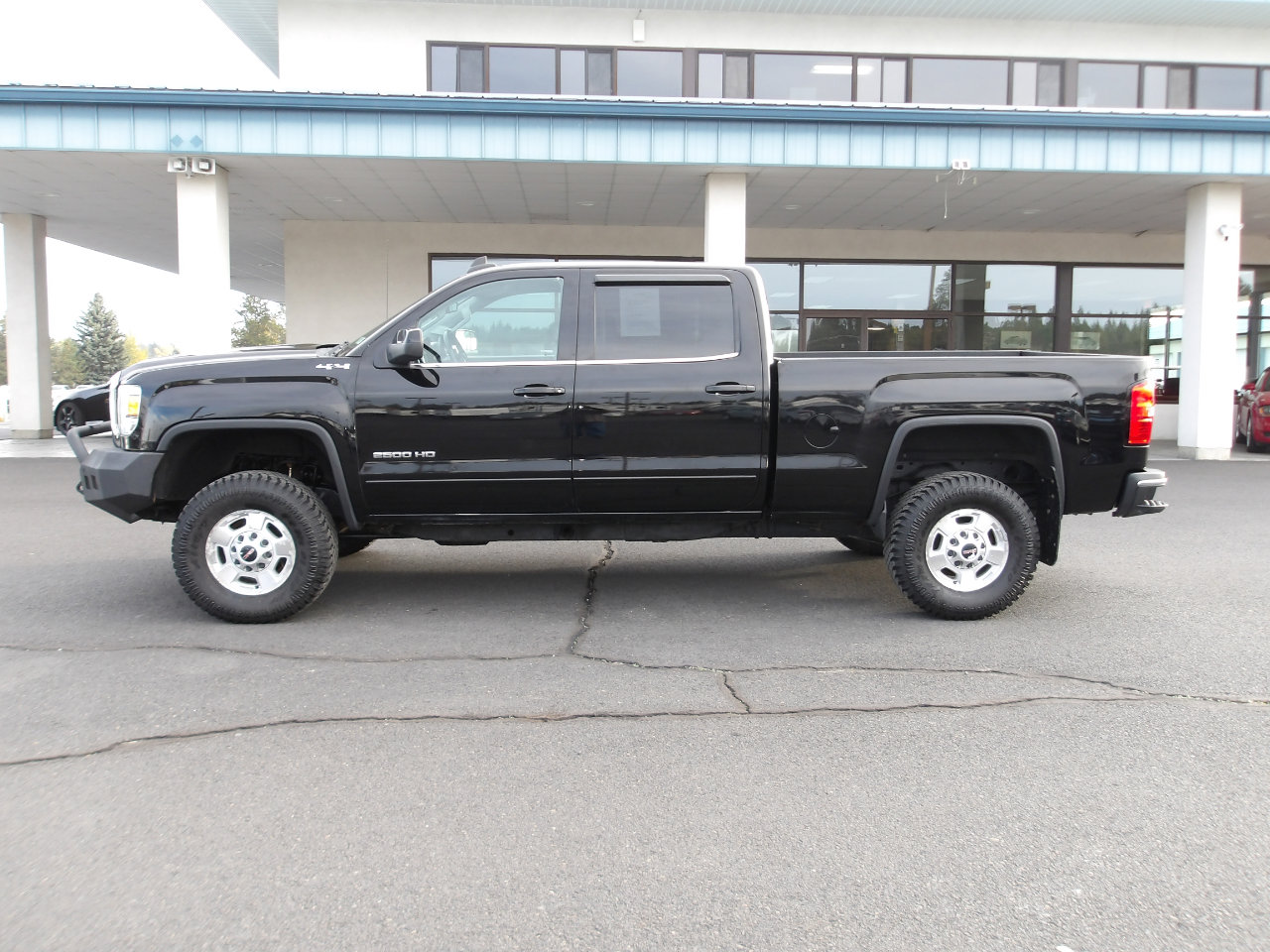 Used 2015 GMC Sierra 2500 SLE image 2