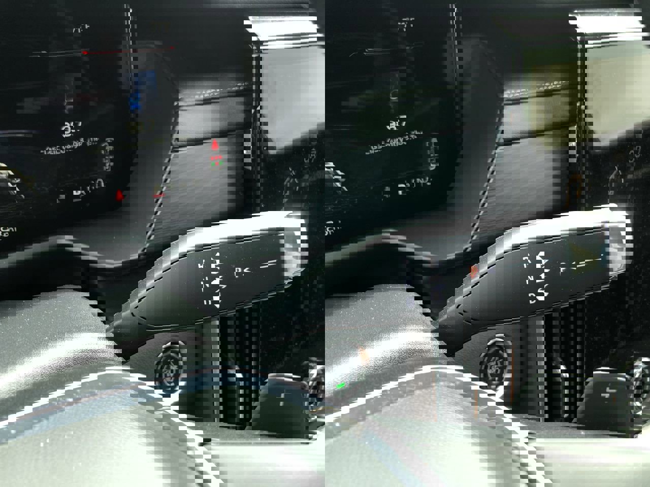 Used 2025 GMC Acadia Elevation image 20