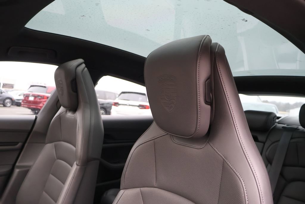 Used 2022 Porsche Taycan image 31