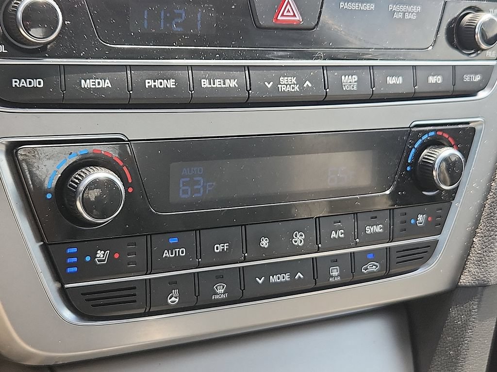 Used 2015 Hyundai Sonata Limited w/ Option Group 05 FWD image 11