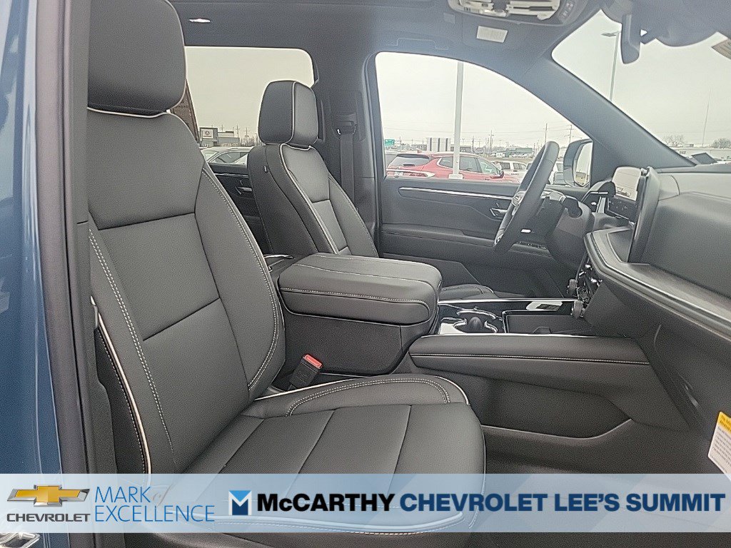 New 2026 Chevrolet Suburban Premier AWD/4WD image 12