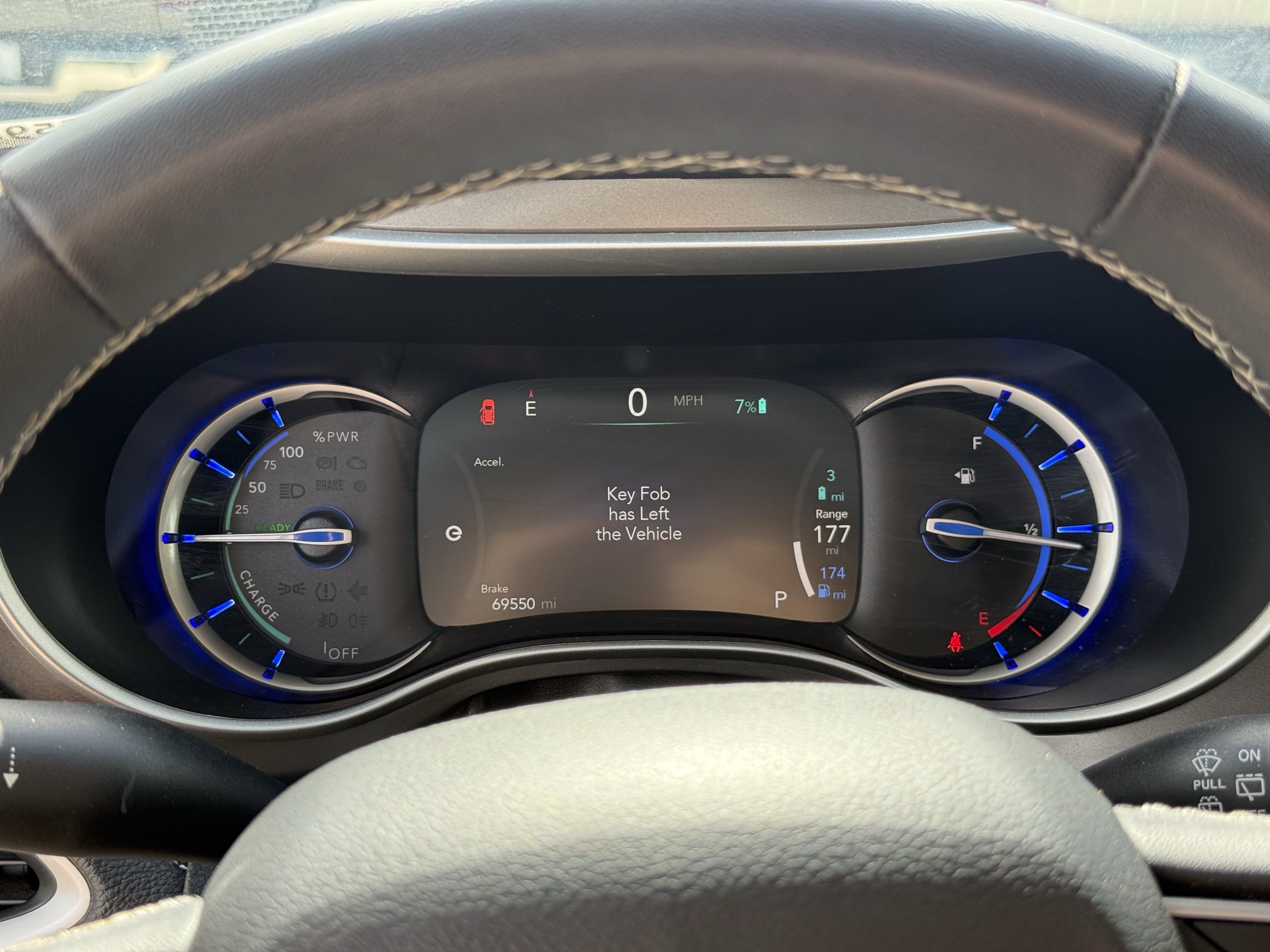 Used 2023 Chrysler Pacifica Touring-L FWD image 18