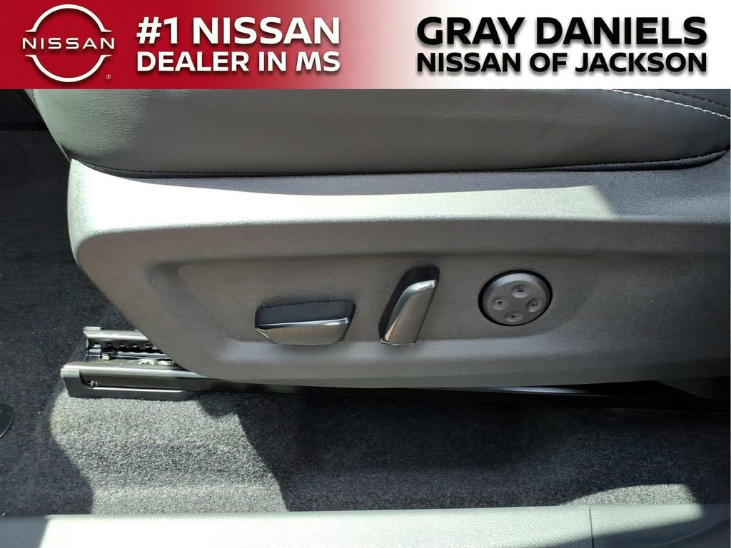 New 2026 Nissan Murano Platinum w/ Cargo Package AWD/4WD image 13