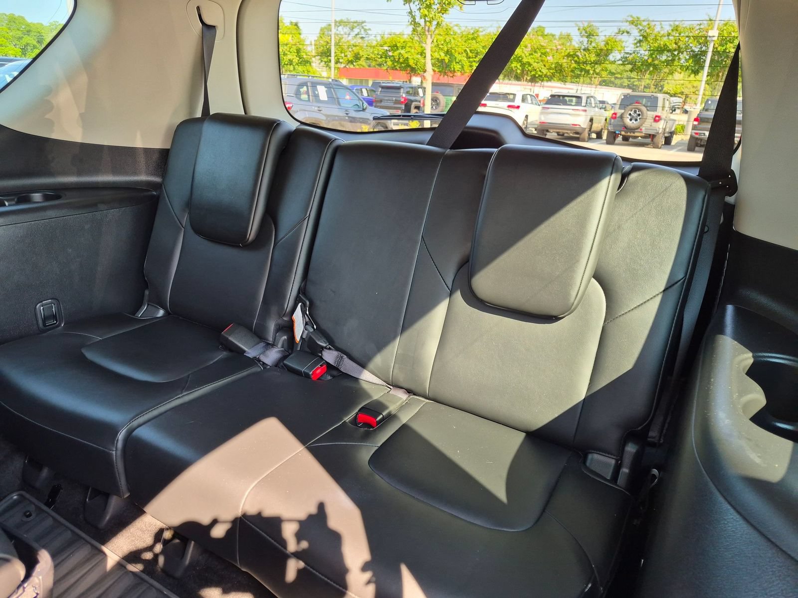 Used 2023 INFINITI QX80 Luxe w/ Cargo Package AWD/4WD image 32