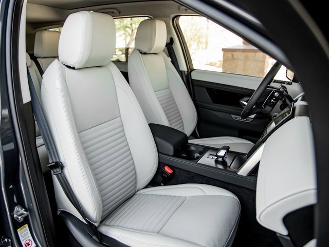 Used 2024 Land Rover Discovery Sport S image 26